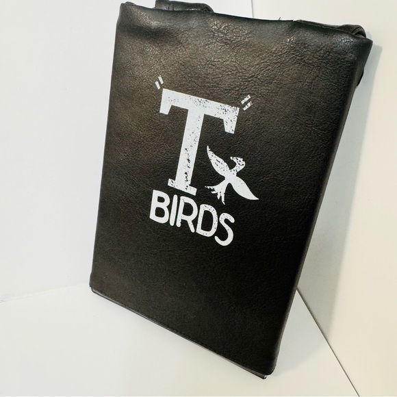 Grease DVD - Rockin’ Rydell Edition with Black Leather Jacket Case - Picture 2 of 7